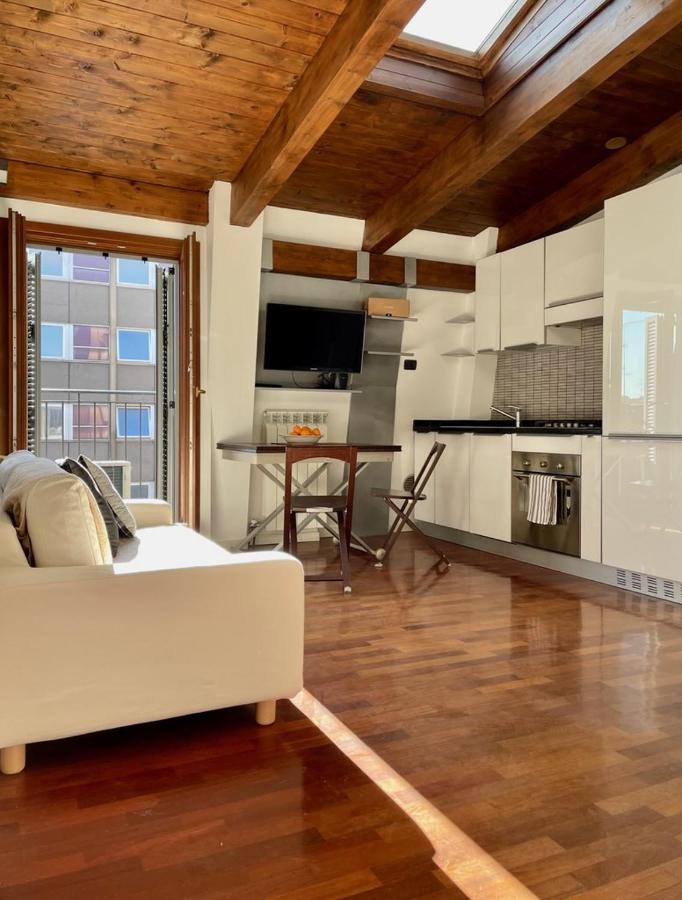 Porta Venezia-Cozy Apartment Milaan Buitenkant foto